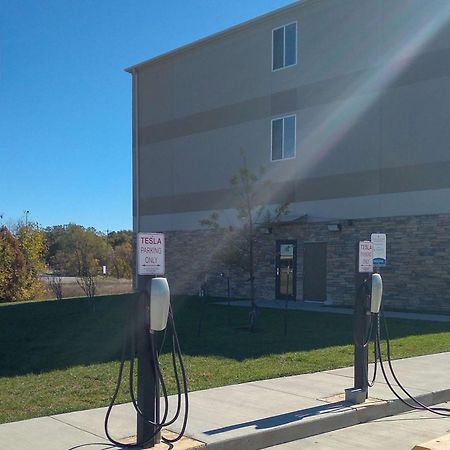 Comfort Inn & Suites Near Bethel College Newton Εξωτερικό φωτογραφία