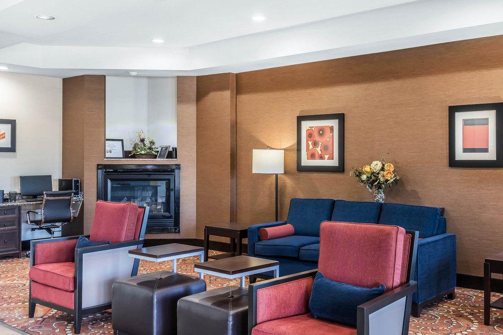 Comfort Inn & Suites Near Bethel College Newton Εξωτερικό φωτογραφία