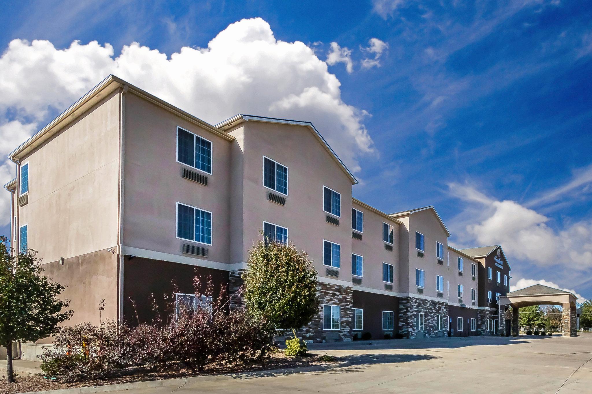 Comfort Inn & Suites Near Bethel College Newton Εξωτερικό φωτογραφία