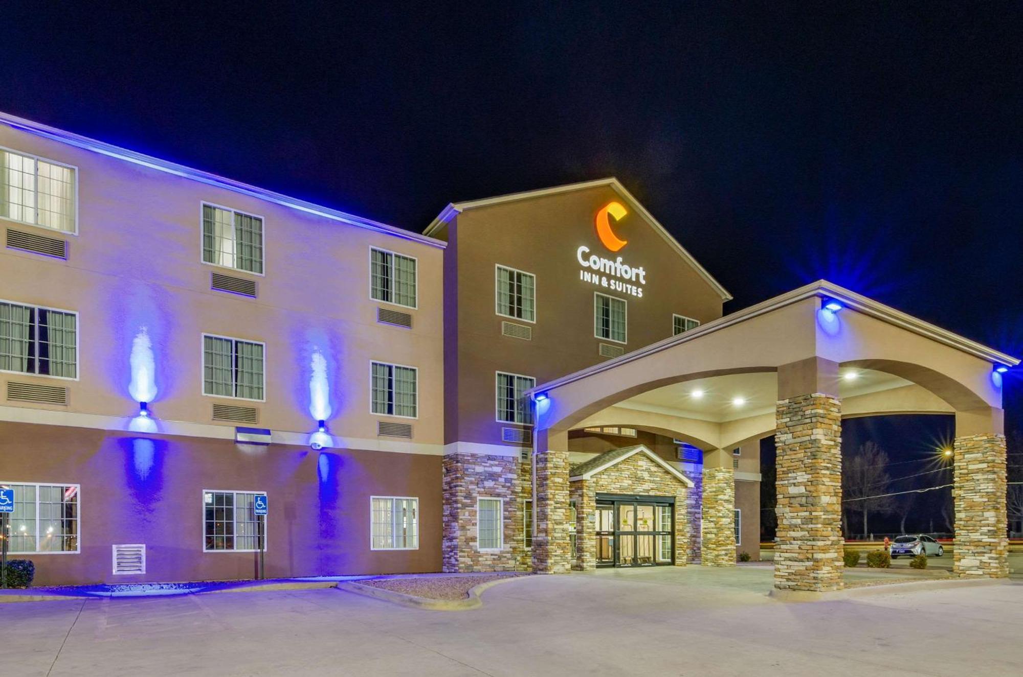 Comfort Inn & Suites Near Bethel College Newton Εξωτερικό φωτογραφία