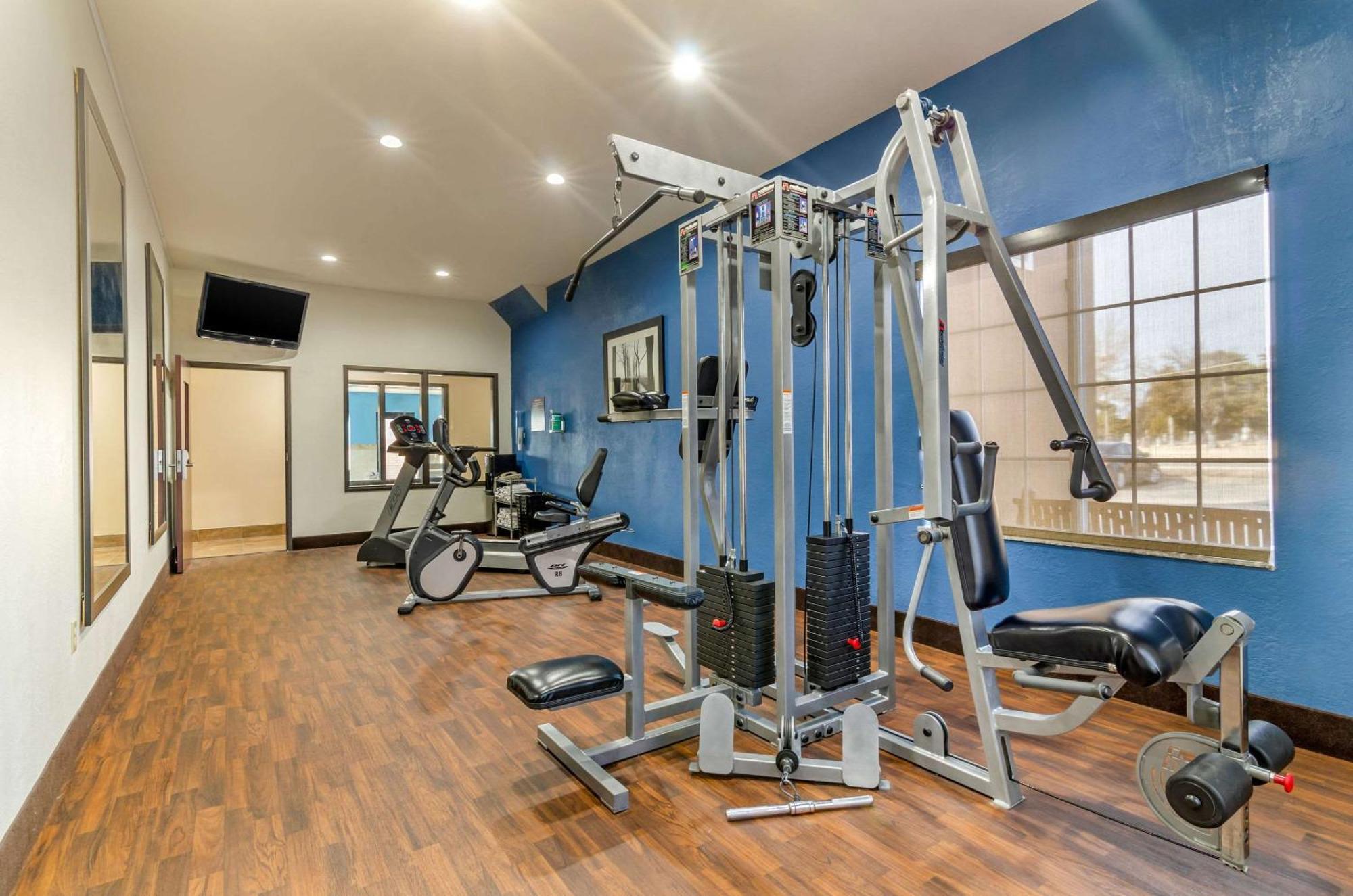 Comfort Inn & Suites Near Bethel College Newton Εξωτερικό φωτογραφία