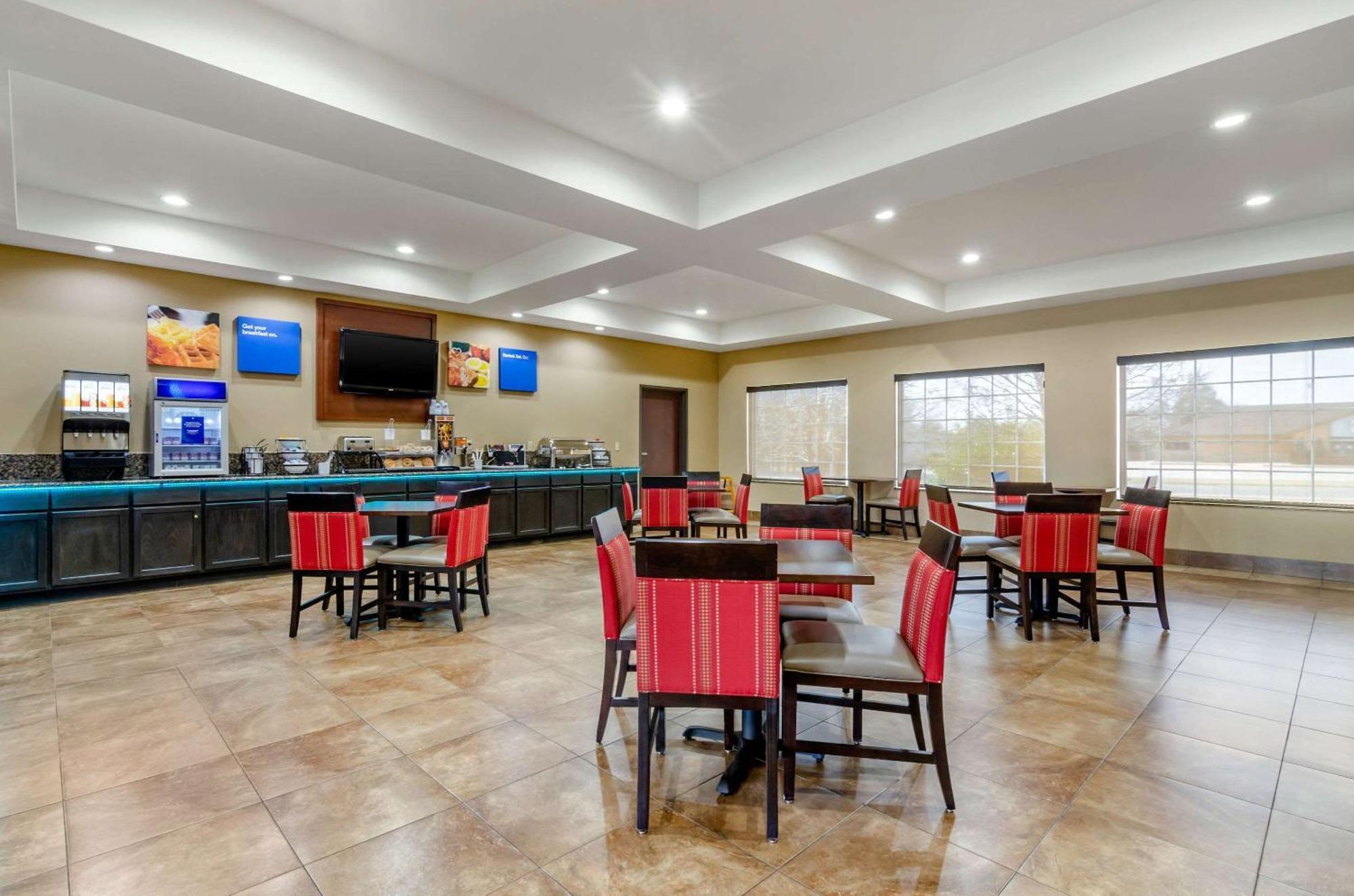 Comfort Inn & Suites Near Bethel College Newton Εξωτερικό φωτογραφία