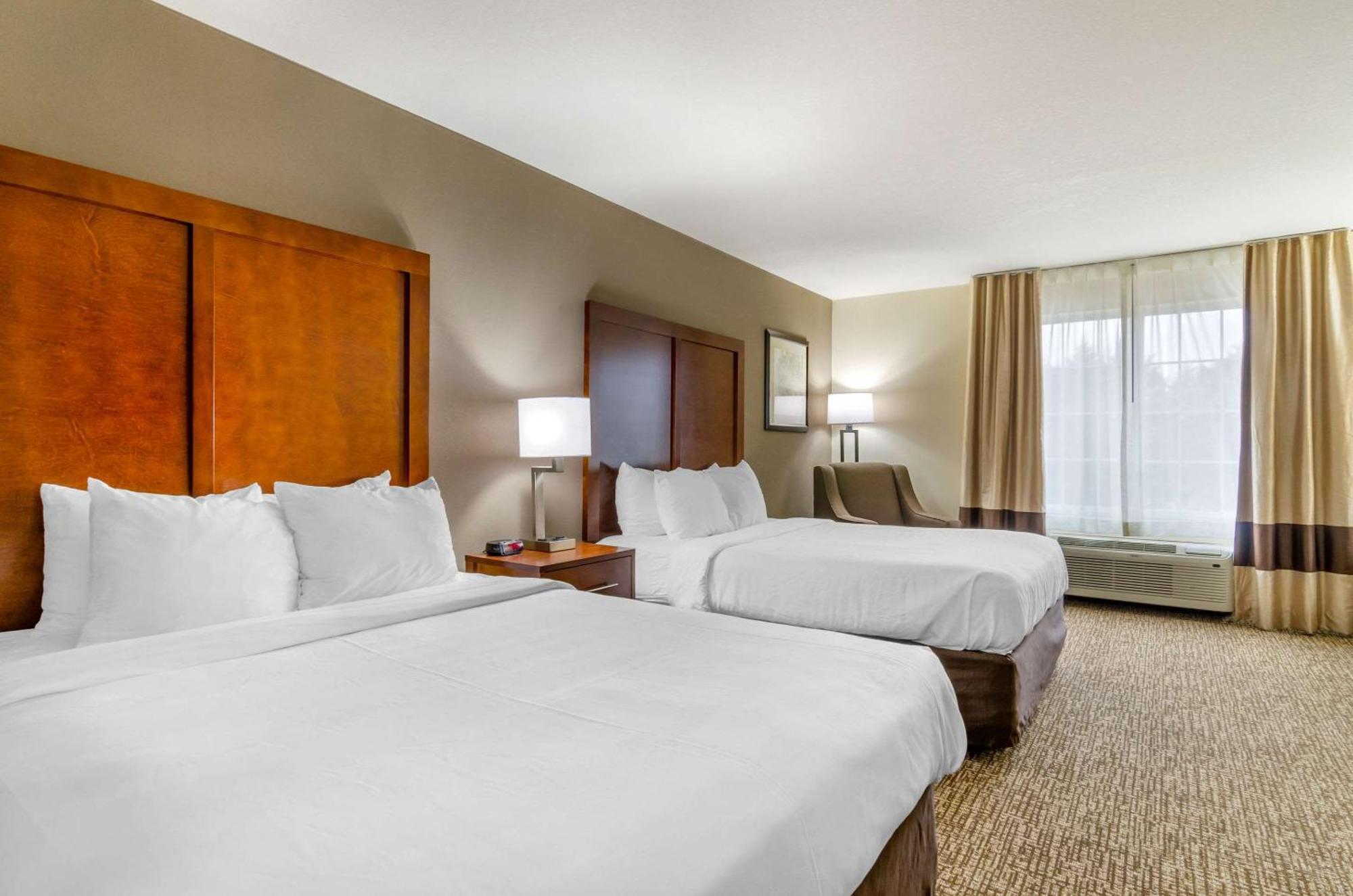 Comfort Inn & Suites Near Bethel College Newton Εξωτερικό φωτογραφία