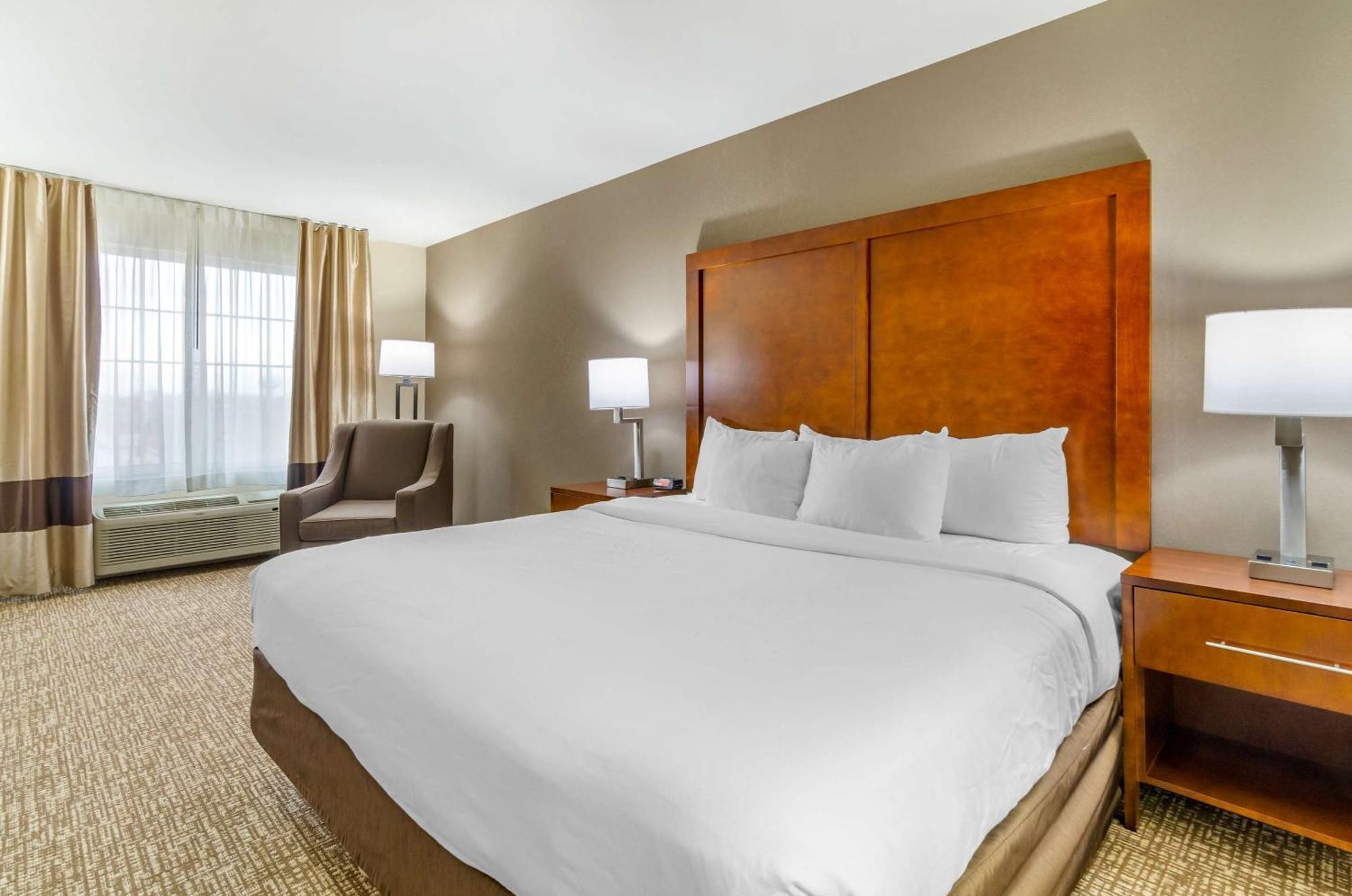 Comfort Inn & Suites Near Bethel College Newton Εξωτερικό φωτογραφία